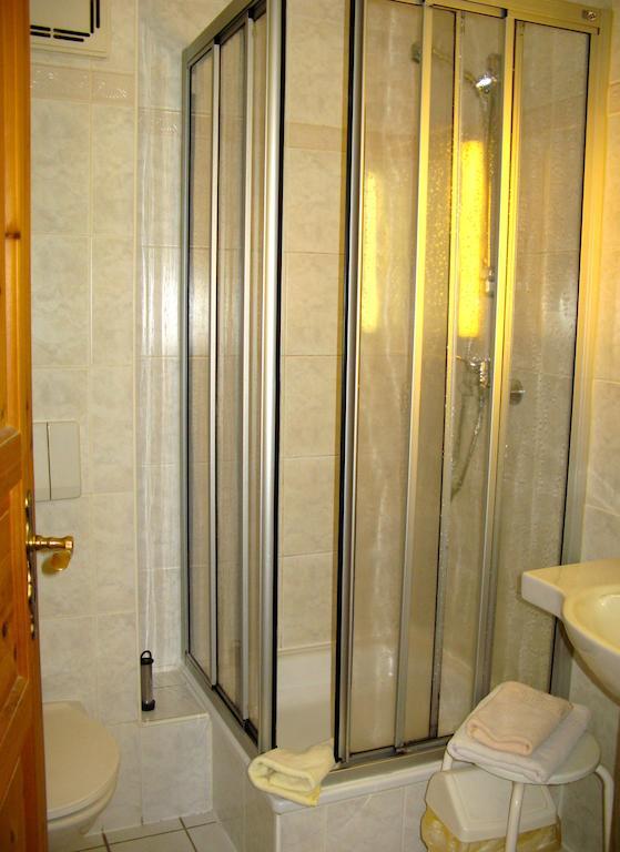 Landhotel Goldener Becher Limabach - Oberfrohna Quarto foto