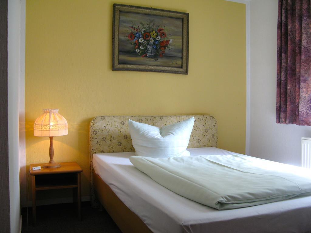 Landhotel Goldener Becher Limabach - Oberfrohna Quarto foto